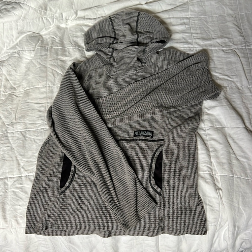 Melanzana, kids large, all grey.